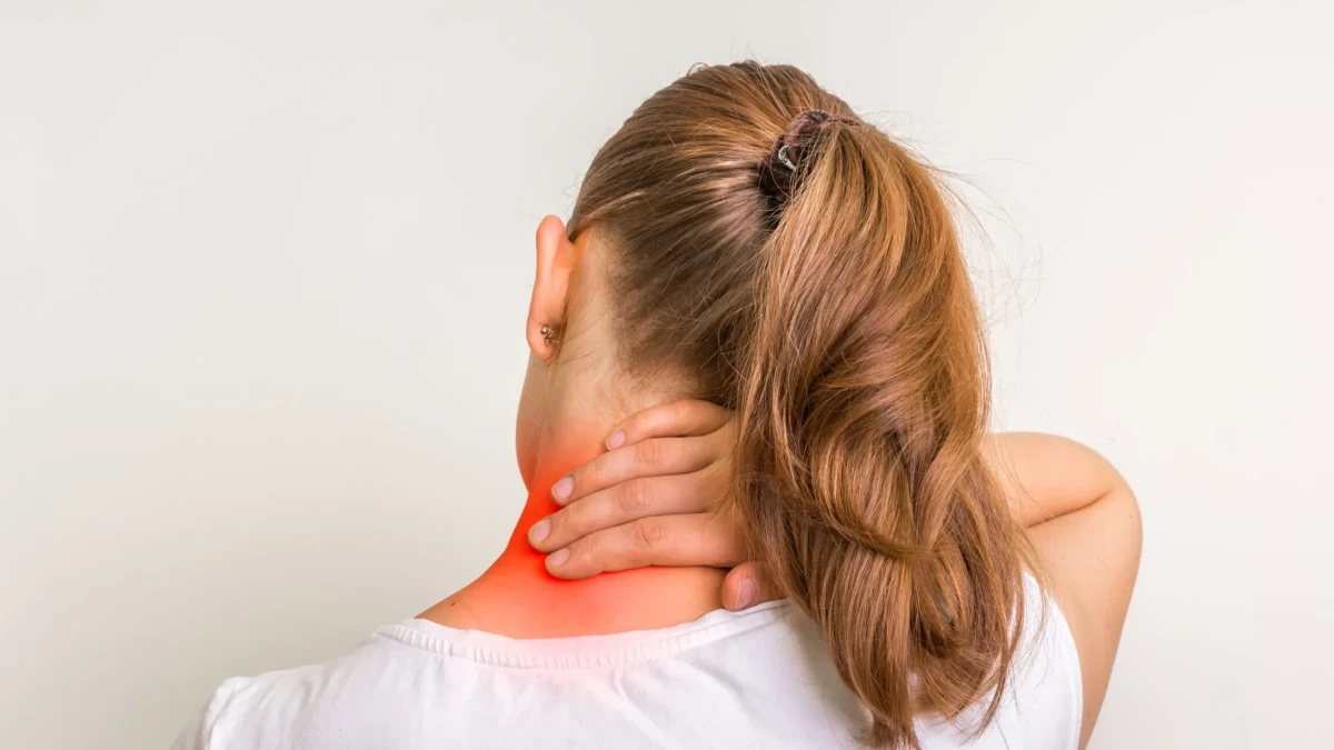 درمان خشکی گردن: روش‌های موثر خانگی و راهکارهای پیشگیری