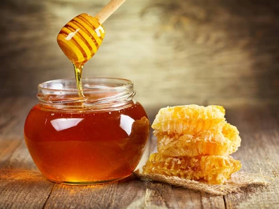 دوازده خاصیت فوق‌العاده‌ عسل